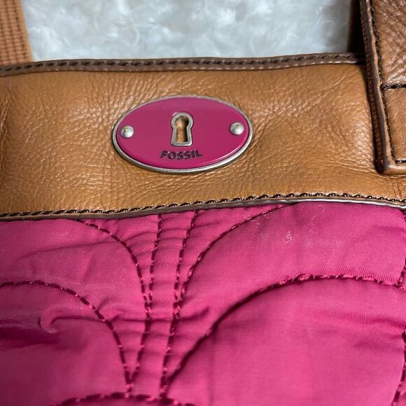 Fossil Key -Per Quilted Fabric burgundy shoulder bag brown leather trim & straps - Picture 7 of 12